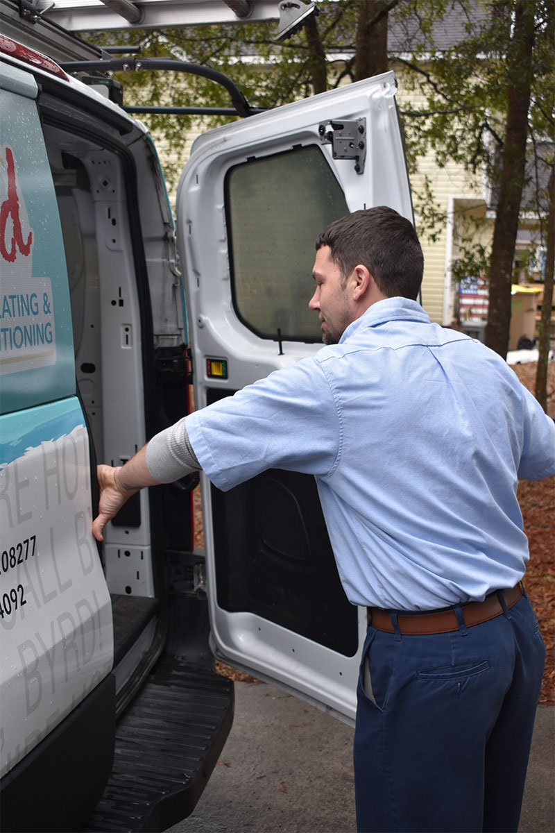 Byrd Heating And Airconditioning Tech Openingbackofvan Vertical2